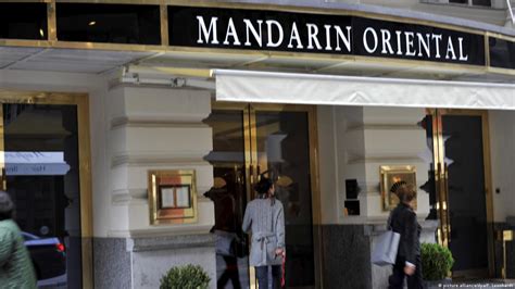 fendi christbaum mandarin oriental|Munich hotel in trouble for 'fur' tree – DW – 11/27/2016 .